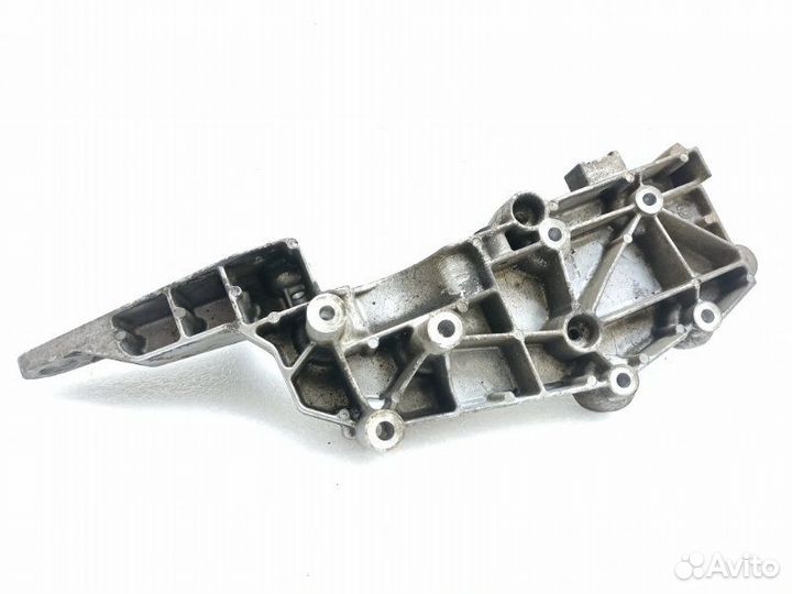 Кронштейн генератора Volvo Xc90 1 дорест 2.5