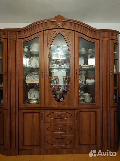 Стенка в гостиную бу