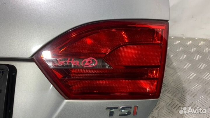 Фонарь внутренний правый Volkswagen Jetta 6 162