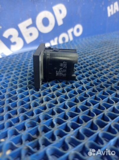 Кнопка обогрева переднего стекла Ford Focus 2