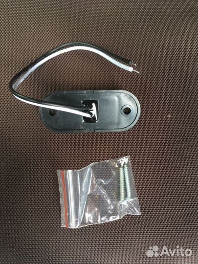 Фонарь светодиодный на габарит легкового прицепа