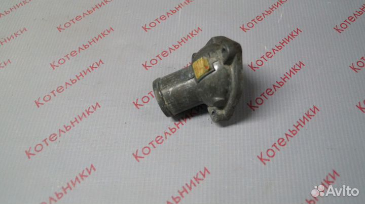 Nissan 13049-93J10 Крышка термостата