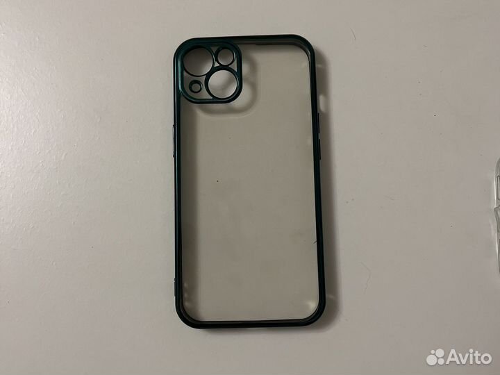 Чехлы на iPhone 13