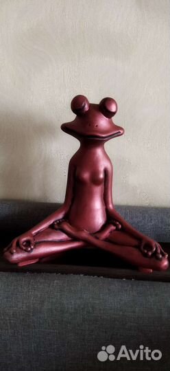 Статуэтка лягушка