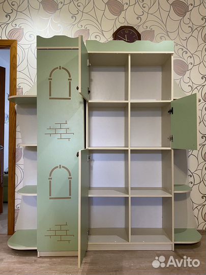 Комплект детской мебели. Кровать и шкафы