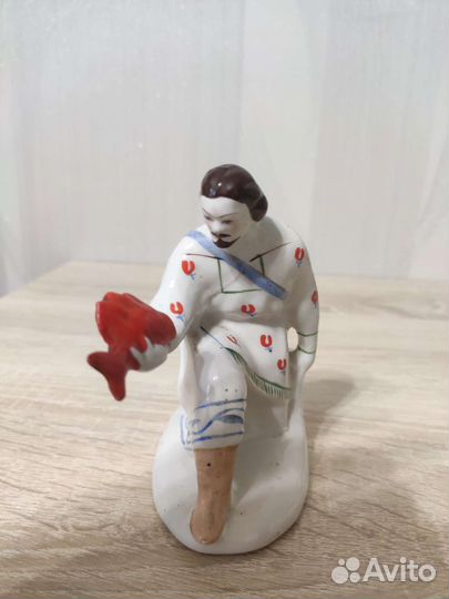 Статуэтка фарфор 