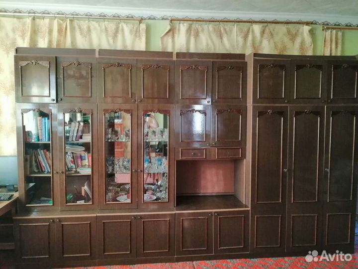 Сервант, Стенка