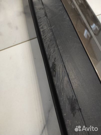 Porsche Cayenne 10- Накладка двери передней правой