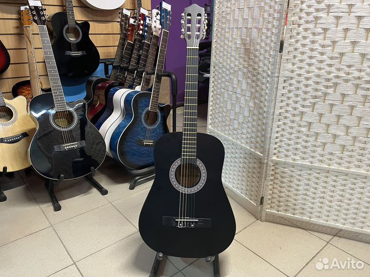 Гитара для обучения с комплектом