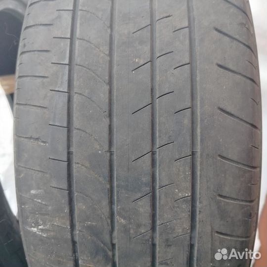 Bridgestone Dueler H/L 33A 235/55 R20 102