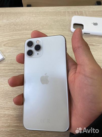 iPhone 11 Pro, 64 ГБ
