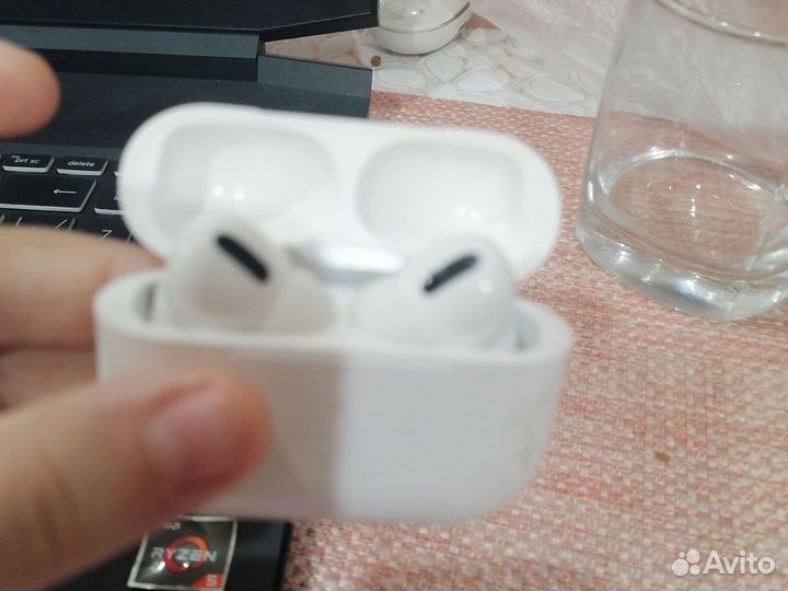 Airpods про