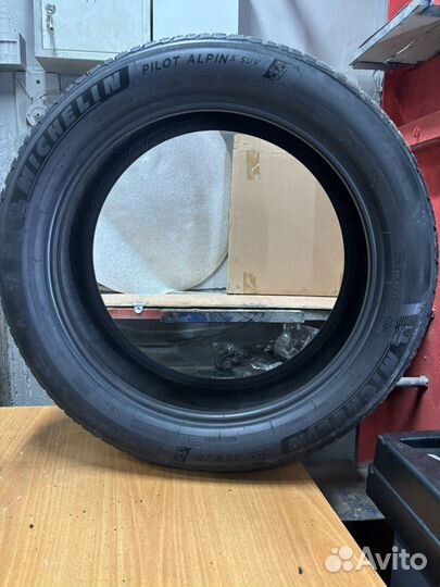 Michelin Pilot Alpin 5 SUV 255/45 R20 105V