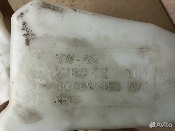 Бачок омывателя Skoda fabia 2