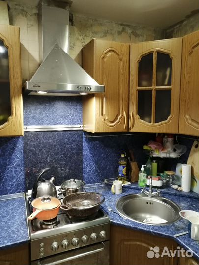 Кухонный гарнитур угловой бу для маленькой кухни