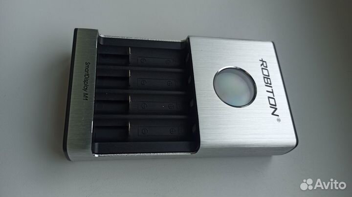 Зарядное устройство robiton SMART Display M1