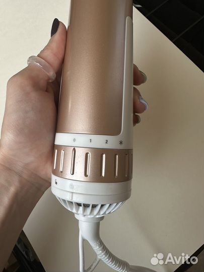 Фен-щетка Rowenta для волос. 2 насадки