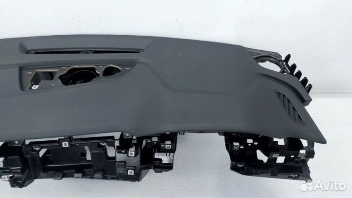 Б/У Торпедо Состояние хорошее, оригинал. Отломан