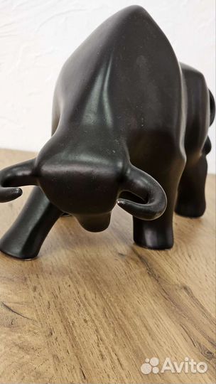 Фигура испанского быка фарфор