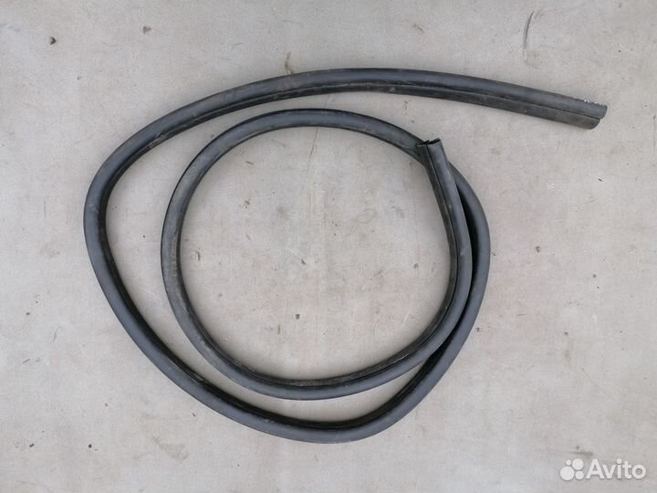 Уплотнитель двери Ford 1495866 для Ford Focus II