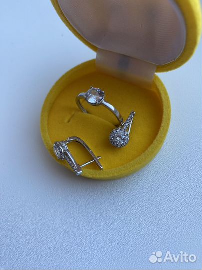 Комплект(Серьги и кольцо)