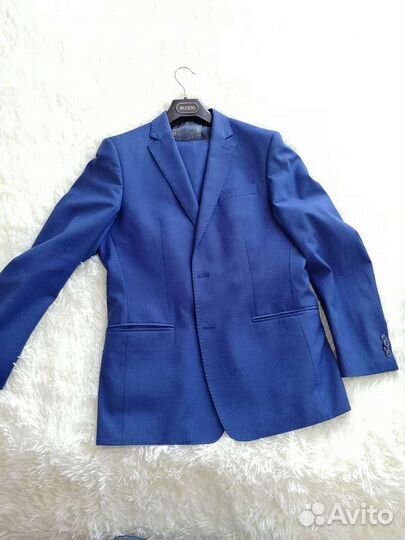 Продам костюма