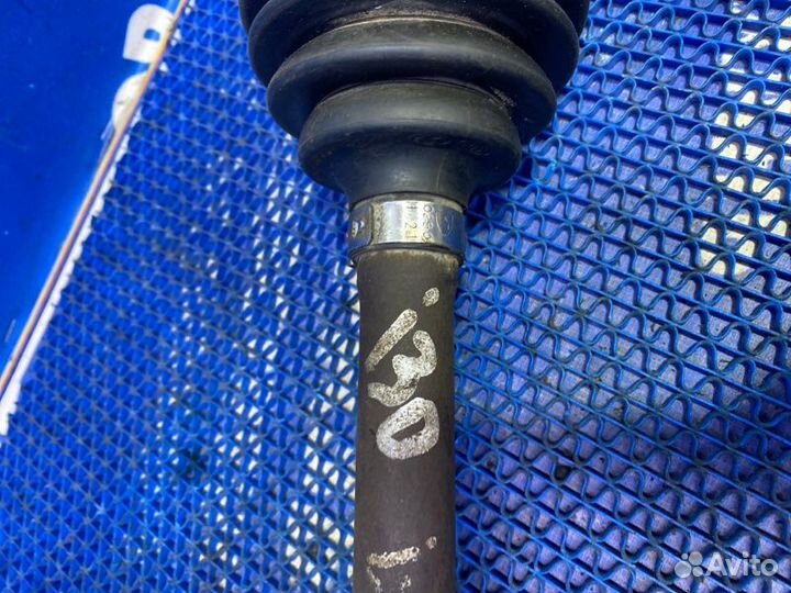 Левый привод Hyundai I30 хэтчбек 2008