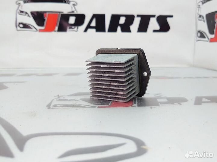 Резистор отопителя Mitsubishi Outlander II (2005—2