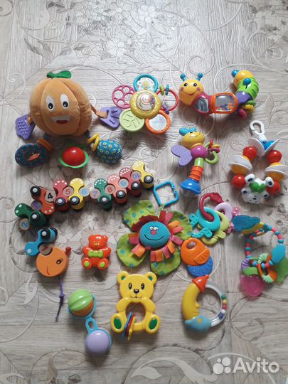 Игрушки развивающие, погремушки