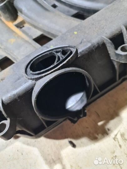 Коллектор впускной Renault Symbol седан 2006