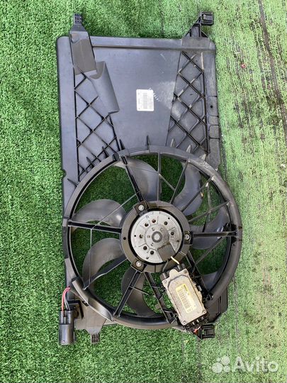 Диффузор радиатора Volvo V50 MV43 MW 3M5H8C607VE