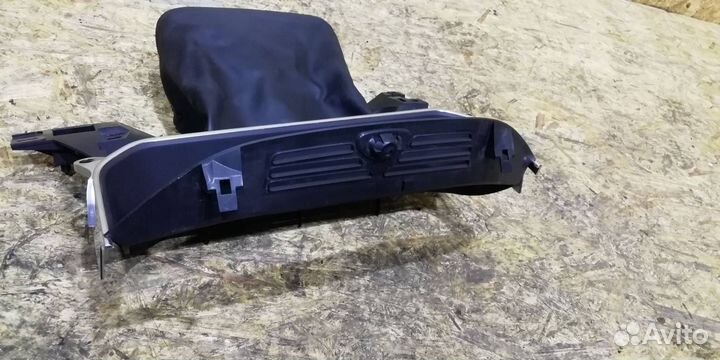 Кожух (рамка) панели приборов Land Rover 4