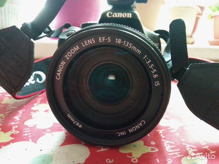 Зеркальный фотоаппарат canon 550d и фотовспышка