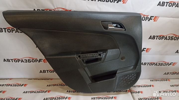 Opel Astra H Обшивка двери задней левой