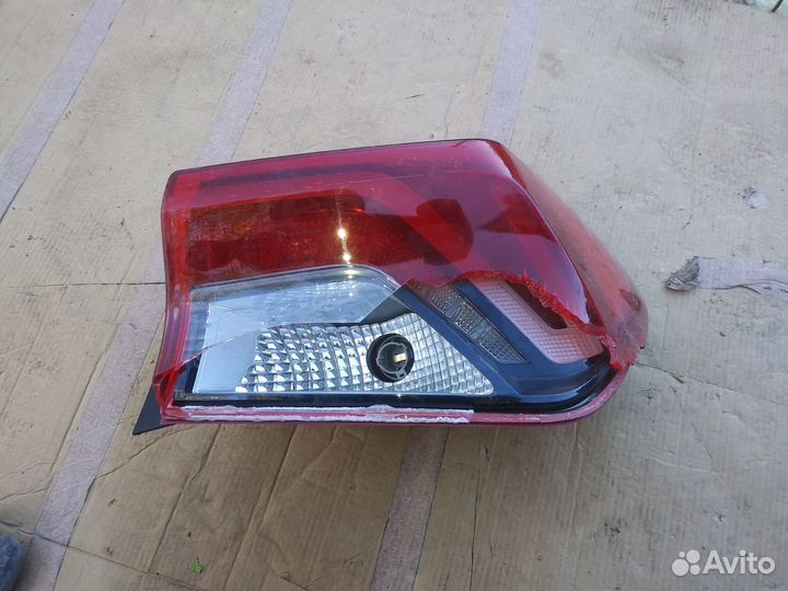 Фонарь задний правый Kia K5