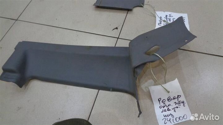 Обшивка стойки задняя левая (внутри) Land Rover D