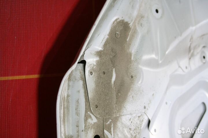 Капот Mercedes-Benz C-Class