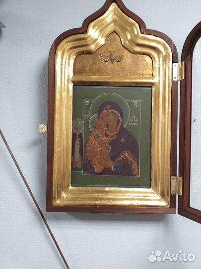 Икона Донская Б.М в киоте