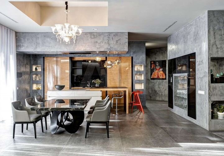 Дом 1000 м² на участке 20 сот.