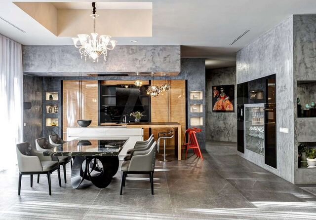 Дом 1000 м² на участке 20 сот.