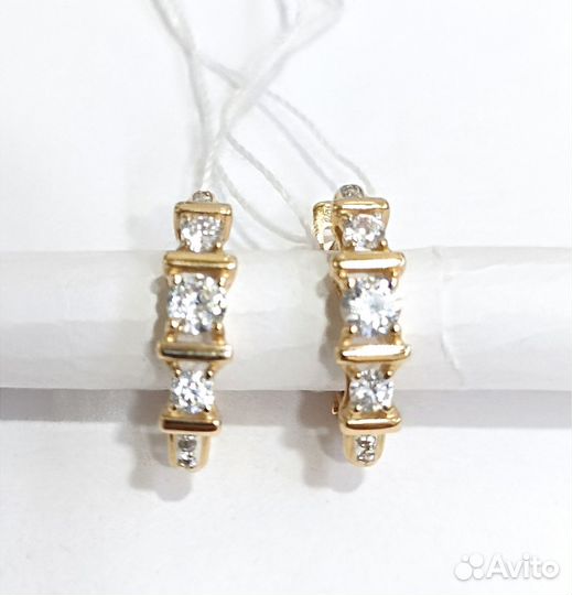 Серьги с синтетическим камнем Золото