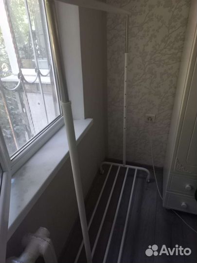 Вешалка для одежды напольная металлическая