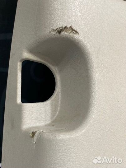 Обшивка двери багажника Chevrolet Trailblazer