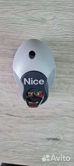 Замок для разблокировки привода ворот