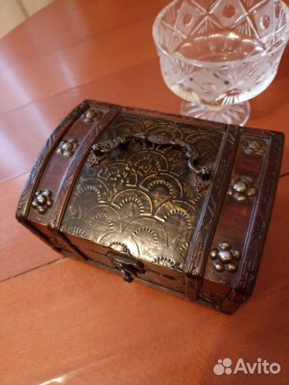 Шкатулка для украшений