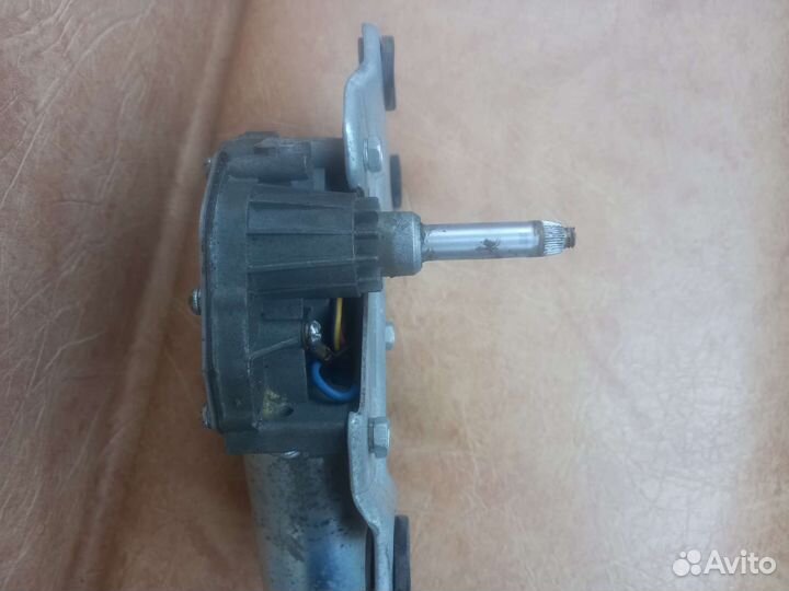 Моторчик дворника пятой двери