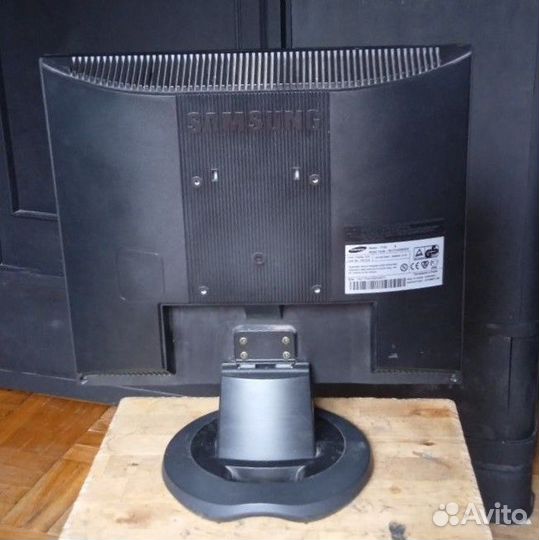 Монитор samsung SyncMaster 710n