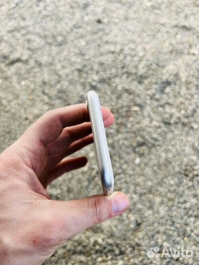 iPhone 8, 64 ГБ