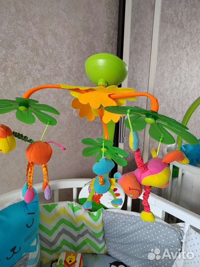 Мобиль на кроватку tiny love остров сдадких грез