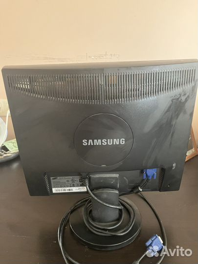 Монитор Samsung